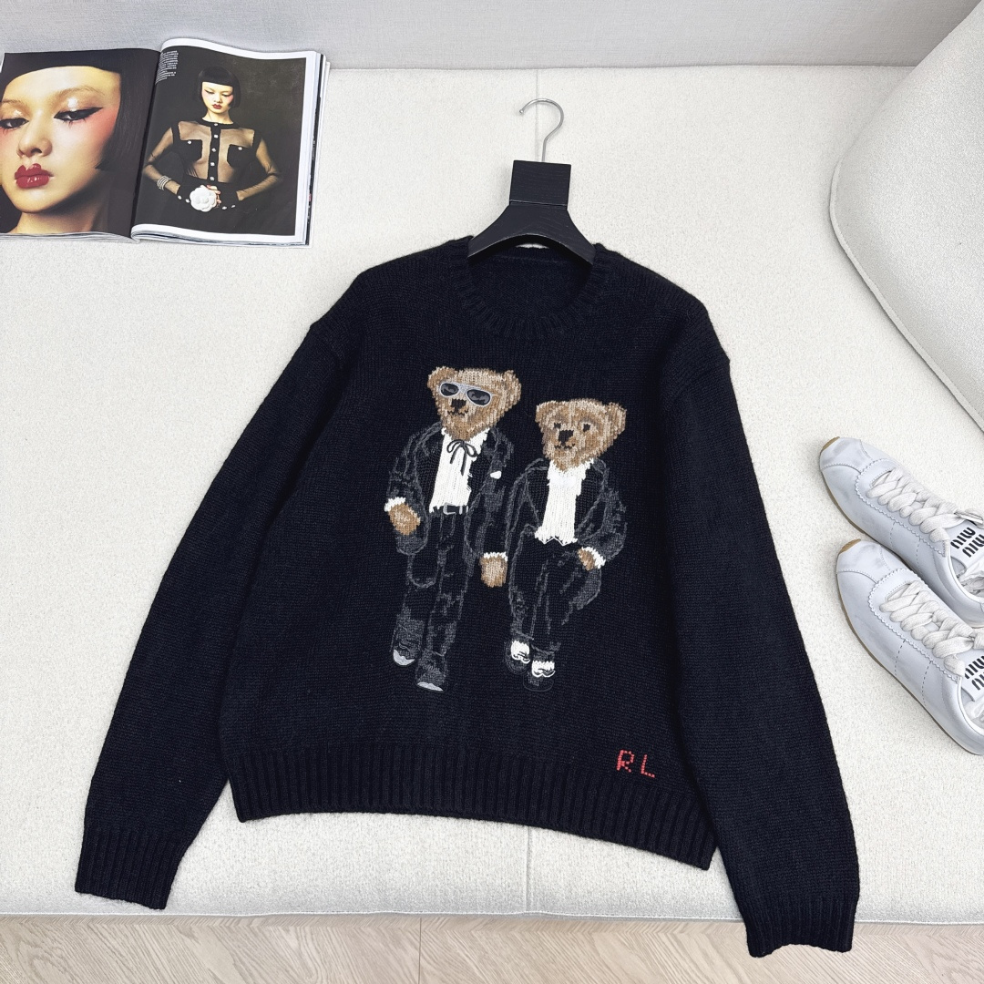 RL 25Ss————秋冬最新款两只小熊手勾嵌花刺绣图案圆领毛衣🩶休闲美式穿搭 经典落肩宽松版型设计 品