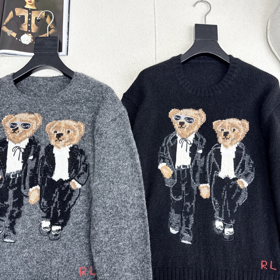 RL 25Ss————秋冬最新款两只小熊手勾嵌花刺绣图案圆领毛衣🩶休闲美式穿搭 经典落肩宽松版型设计 品