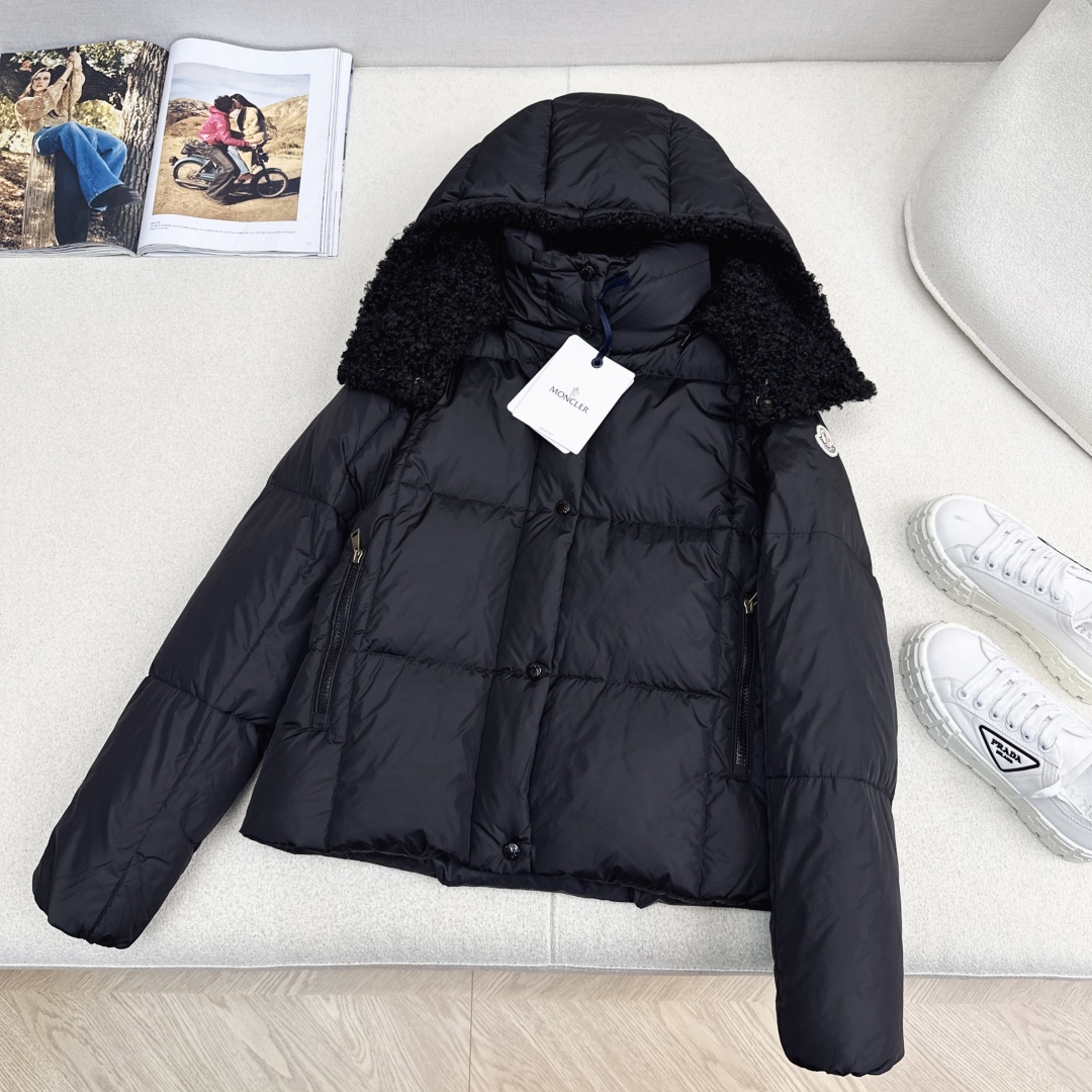 原单品质 MC 25Ss———秋冬新品拼接仿羊羔毛连帽短款羽绒服外套 🧡立体剪裁版型设计 时髦又帅气 国