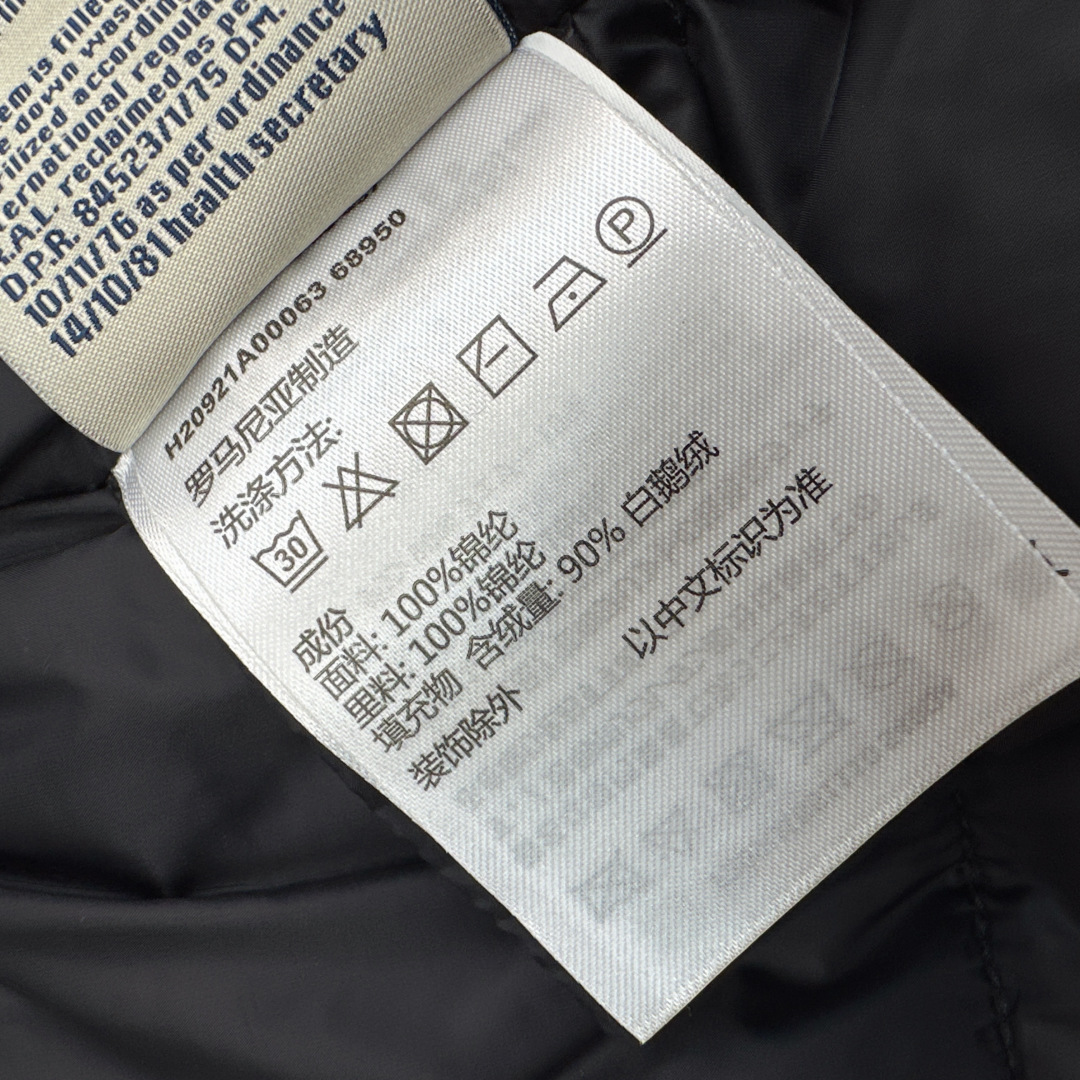 原单品质 MC 25Ss———秋冬新品拼接仿羊羔毛连帽短款羽绒服外套 🧡立体剪裁版型设计 时髦又帅气 国