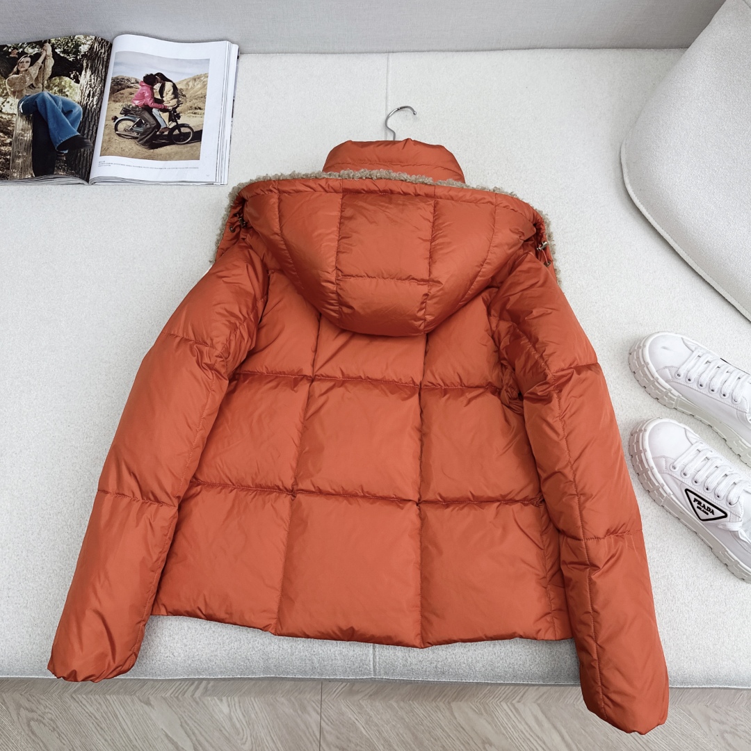 原单品质 MC 25Ss———秋冬新品拼接仿羊羔毛连帽短款羽绒服外套 🧡立体剪裁版型设计 时髦又帅气 国