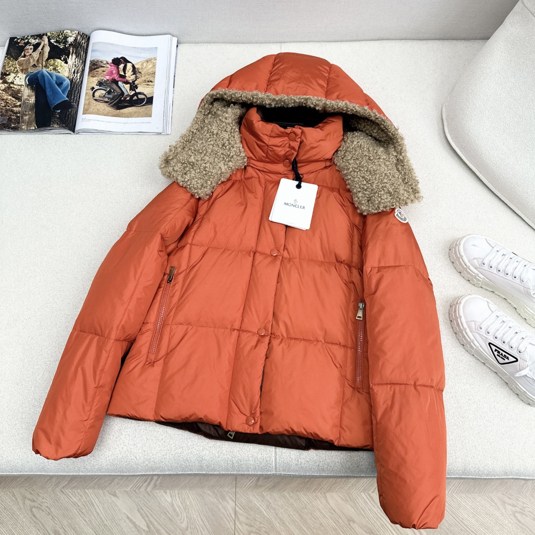 原单品质 MC 25Ss———秋冬新品拼接仿羊羔毛连帽短款羽绒服外套 🧡立体剪裁版型设计 时髦又帅气 国