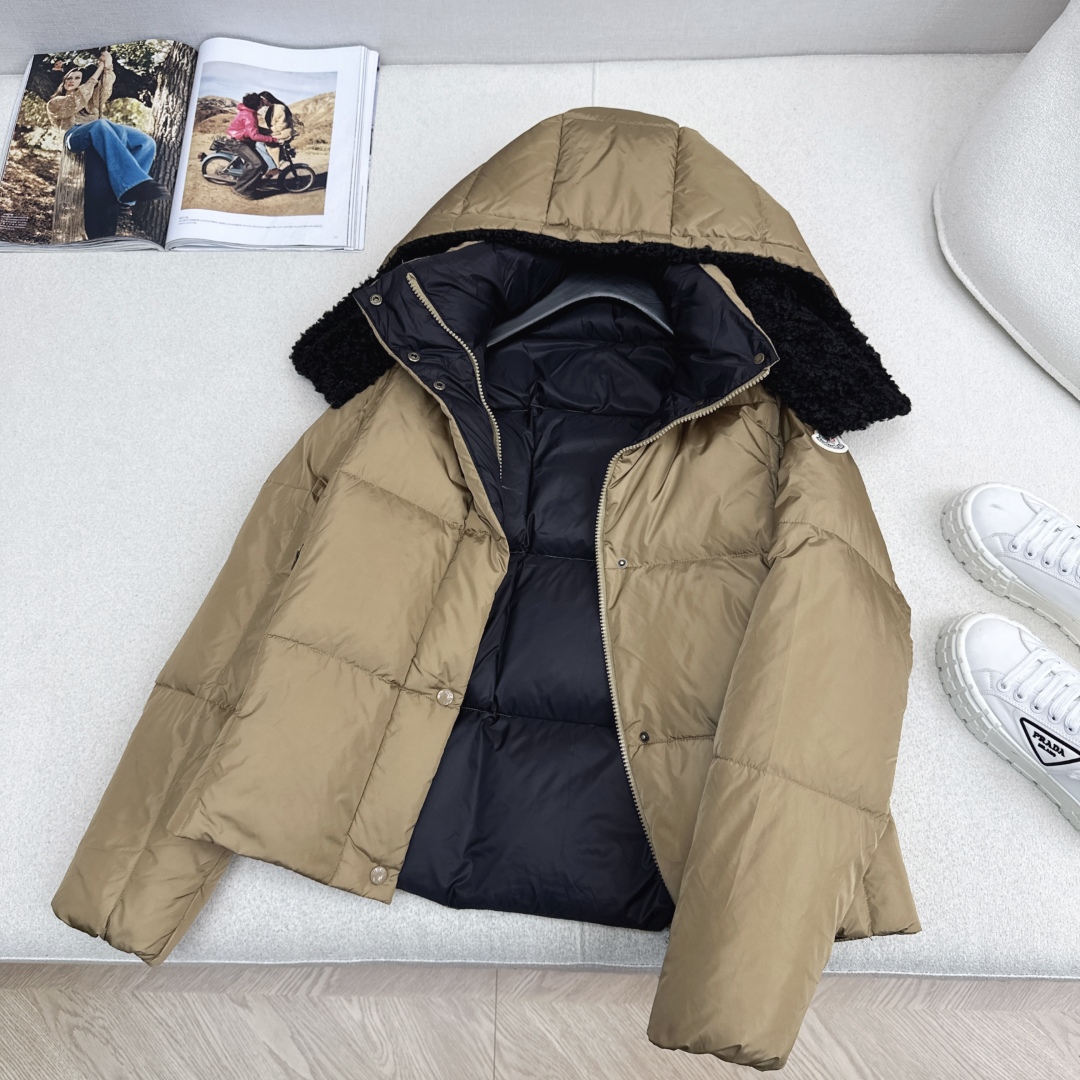 原单品质 MC 25Ss———秋冬新品拼接仿羊羔毛连帽短款羽绒服外套 🧡立体剪裁版型设计 时髦又帅气 国