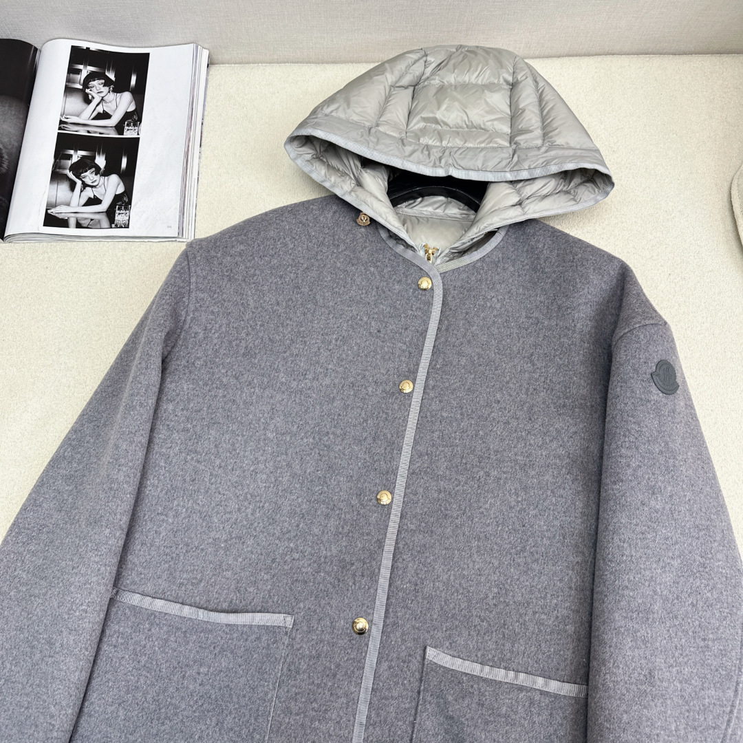 高端原单品质 MC 25Ss——秋冬新品两件套设计连帽羽绒内胆马甲双面羊绒大衣🖤 老钱风穿搭 经典H宽松