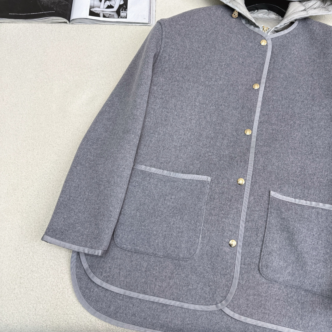 高端原单品质 MC 25Ss——秋冬新品两件套设计连帽羽绒内胆马甲双面羊绒大衣🖤 老钱风穿搭 经典H宽松