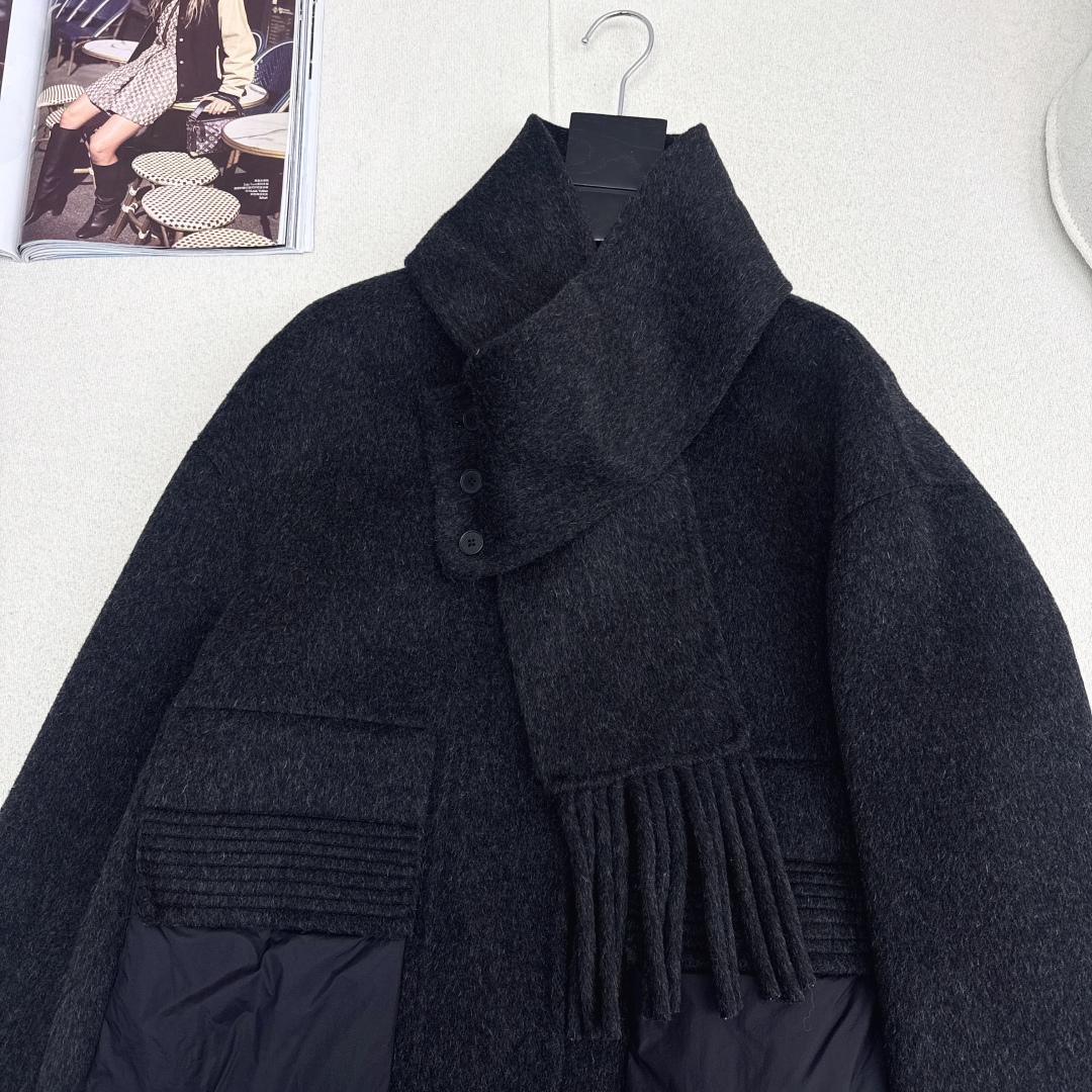 Max 25Ss———秋冬最新款双面羊绒拼接短款羽绒服外套🖤 配送可拆卸流苏围巾 立体裁剪优雅知性风 国