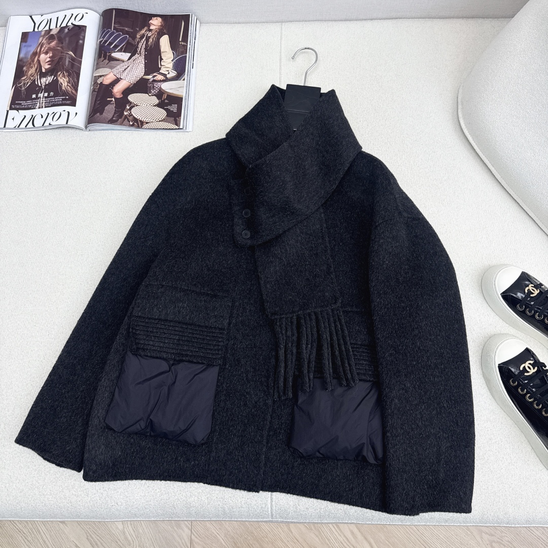 Max 25Ss———秋冬最新款双面羊绒拼接短款羽绒服外套🖤 配送可拆卸流苏围巾 立体裁剪优雅知性风 国