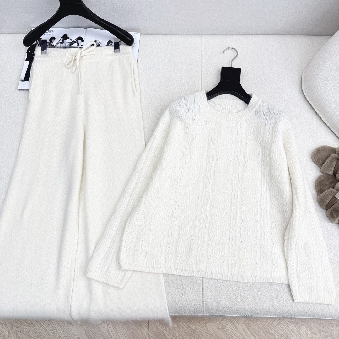 独家款～ lp🆕 25Ss———早秋最新款慵懒时髦羊毛套装 🤍立体提织圆领毛衣+松紧腰直筒裤 精致美感 
