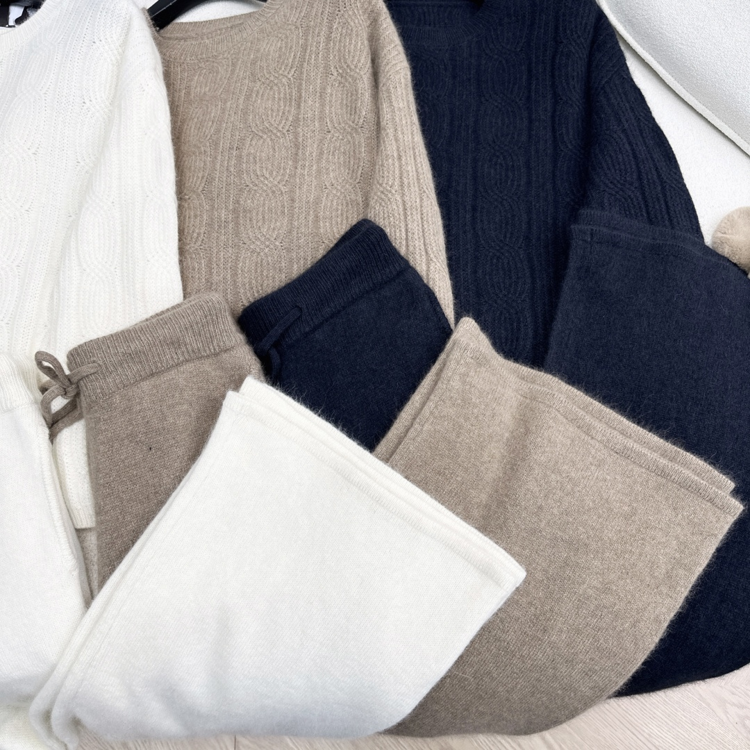 独家款～ lp🆕 25Ss———早秋最新款慵懒时髦羊毛套装 🤍立体提织圆领毛衣+松紧腰直筒裤 精致美感 