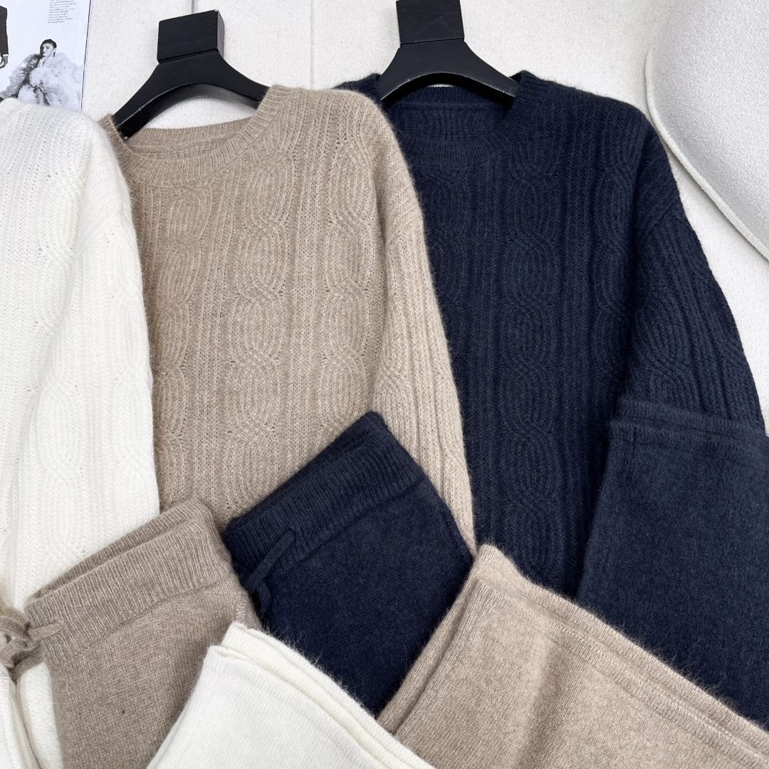 独家款～ lp🆕 25Ss———早秋最新款慵懒时髦羊毛套装 🤍立体提织圆领毛衣+松紧腰直筒裤 精致美感 