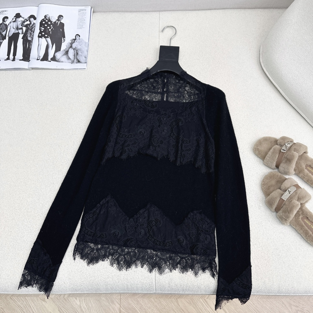 Es 25Ss————早秋最新款蕾丝拼接长袖毛衣🤍 百分百优质羊毛面料 精致拼接蕾丝花边若隐若现的透肤 