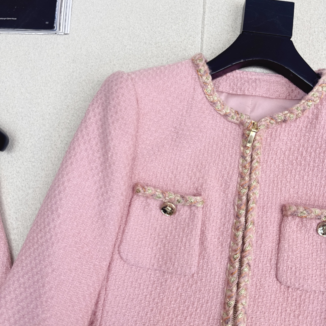 特价🉐️❗️SM❗️不退不换❗️独家款～ C家 25Ss————秋冬最新款名媛风气质粗呢套装 🩷敲有气场