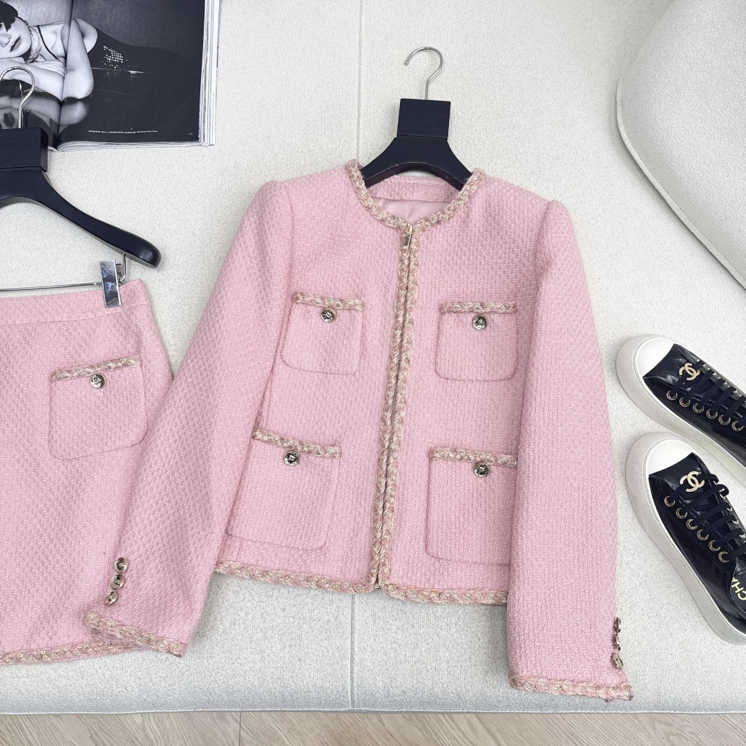 特价🉐️❗️SM❗️不退不换❗️独家款～ C家 25Ss————秋冬最新款名媛风气质粗呢套装 🩷敲有气场