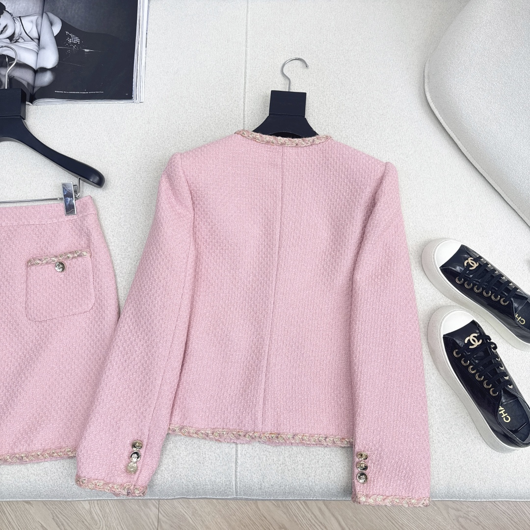 特价🉐️❗️SM❗️不退不换❗️独家款～ C家 25Ss————秋冬最新款名媛风气质粗呢套装 🩷敲有气场