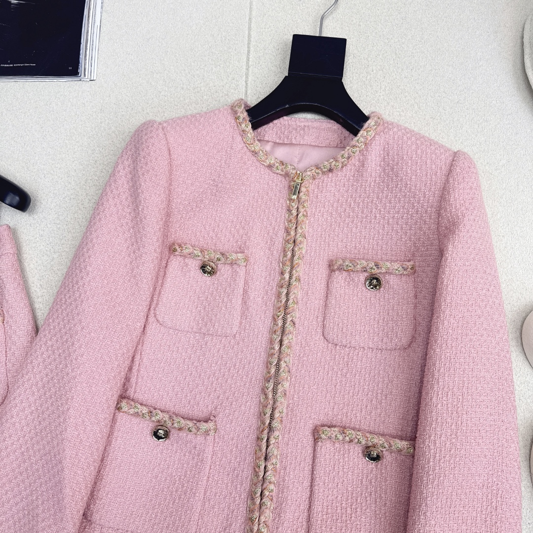 特价🉐️❗️SM❗️不退不换❗️独家款～ C家 25Ss————秋冬最新款名媛风气质粗呢套装 🩷敲有气场