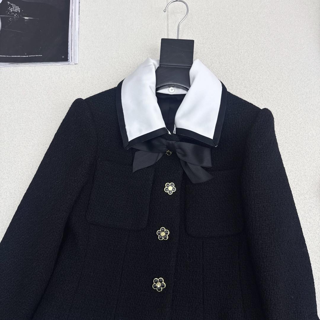 特价🉐️ ❗️现货齐码❗️不退不换❗️精致感小外套 C家 25Ss————秋冬最最新款撞色翻领外套 🖤富