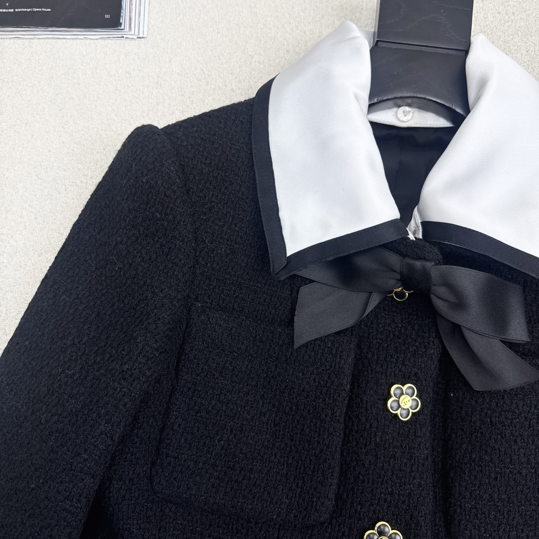 特价🉐️ ❗️现货齐码❗️不退不换❗️精致感小外套 C家 25Ss————秋冬最最新款撞色翻领外套 🖤富