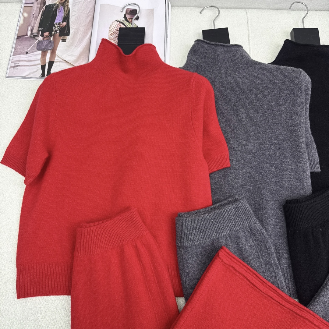 独家款～ Row 25Ss———秋冬最新款极简风羊毛套装♥️高领短袖针织毛衣+松紧腰直筒裤 加厚百分百羊