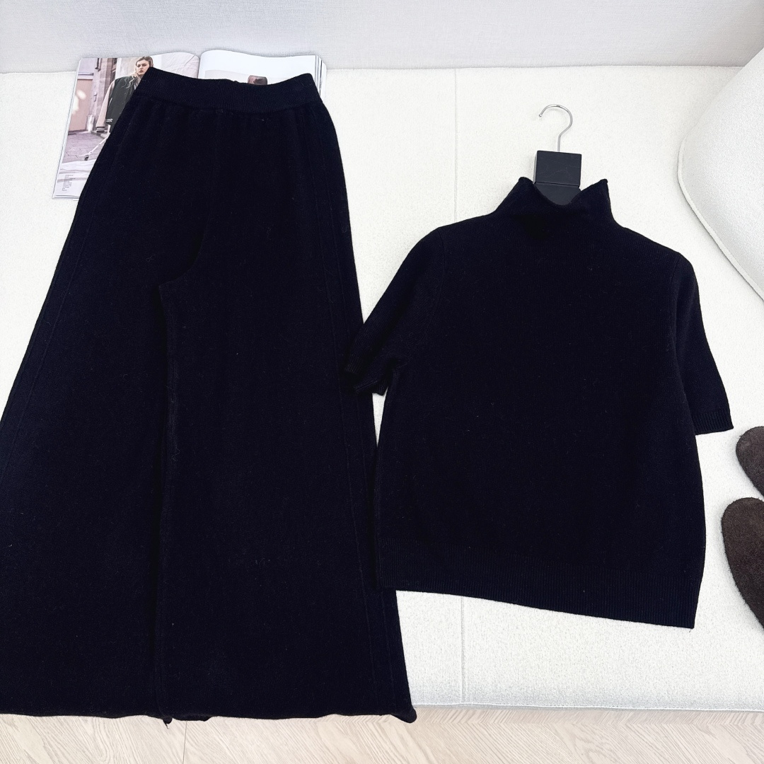 独家款～ Row 25Ss———秋冬最新款极简风羊毛套装♥️高领短袖针织毛衣+松紧腰直筒裤 加厚百分百羊