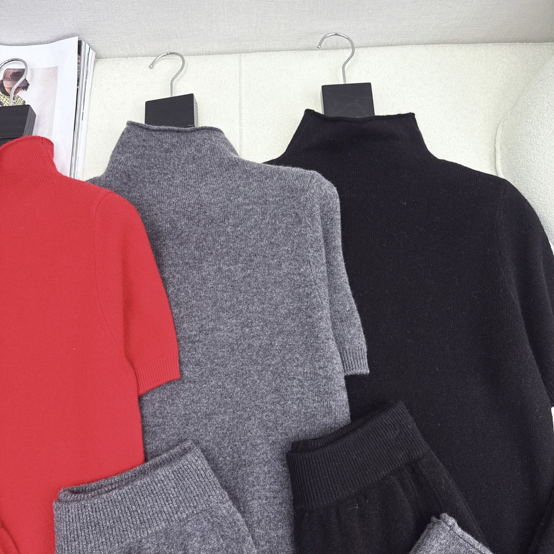 独家款～ Row 25Ss———秋冬最新款极简风羊毛套装♥️高领短袖针织毛衣+松紧腰直筒裤 加厚百分百羊