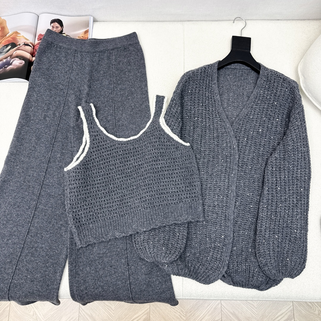 独家款 Bc 25Ss———早秋最新款慵懒极简风套装 🖤撞色边无袖背心+宽松开衫+松紧腰直筒裤 精致美感