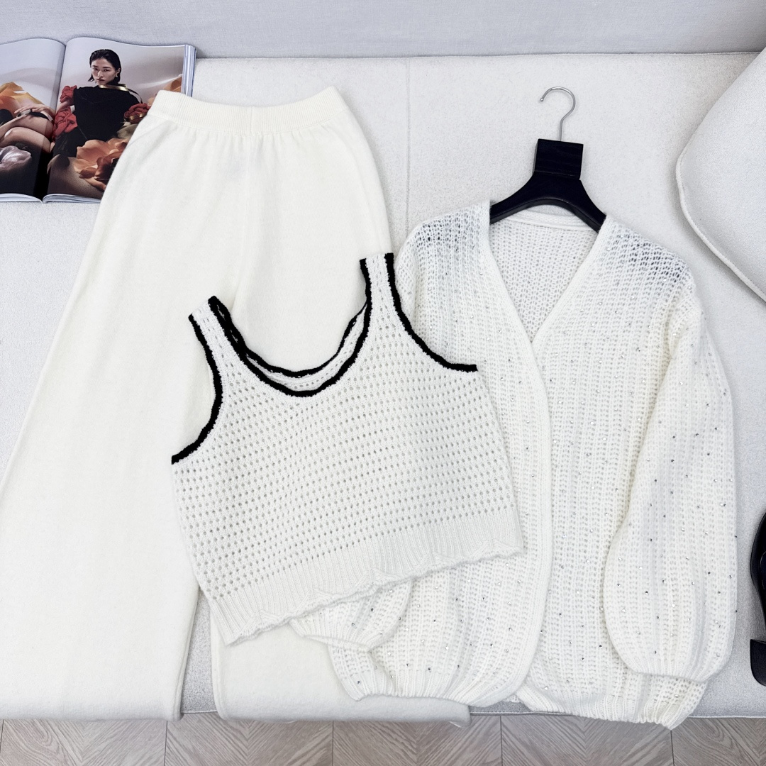 独家款 Bc 25Ss———早秋最新款慵懒极简风套装 🖤撞色边无袖背心+宽松开衫+松紧腰直筒裤 精致美感