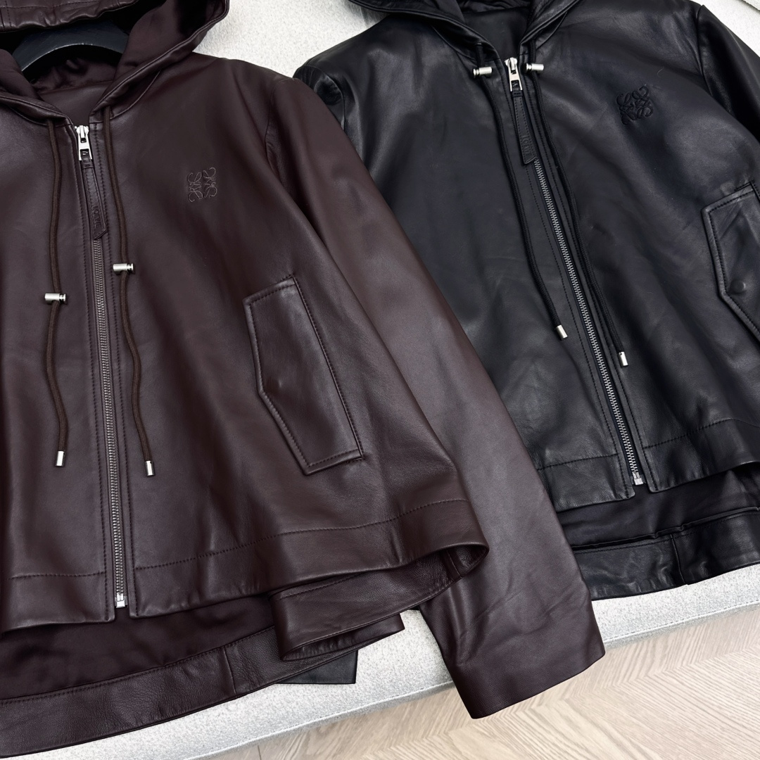 Loe 26Ss———秋冬最新款时髦小羊皮套装🖤连帽外套+松紧腰短裤 定制进口百分百小羊皮面料 质感高级