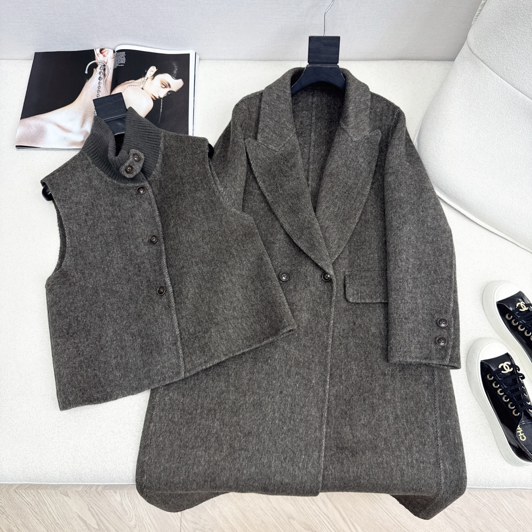 独家款 ～Max 25Ss————秋冬最新款时髦两件套羊绒大衣🖤小短款马甲+双排扣大衣 休闲高级穿搭 经