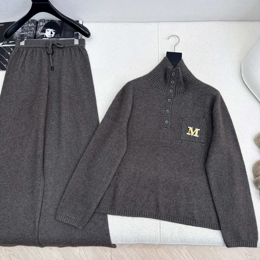 Women's Knit Set: Turtleneck Sweater & Straight-Leg Pants - Elegant Loungewear 8 cmp i1759379912158 5452 0 6