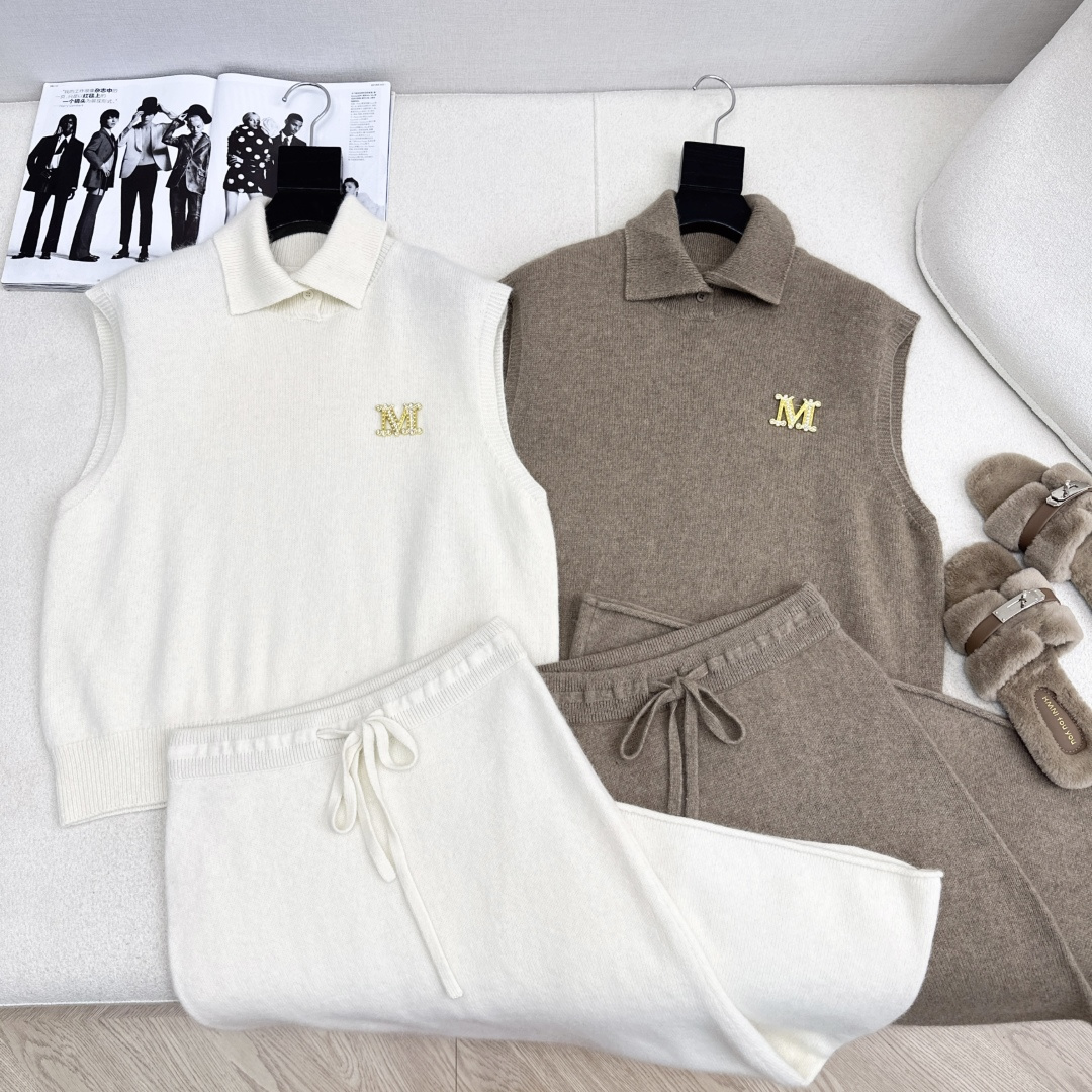 独家款 Max 25Ss———早秋最新款针织套装 🤎翻领无袖毛衣+松紧腰半裙 精致美感 整体给人感觉特别