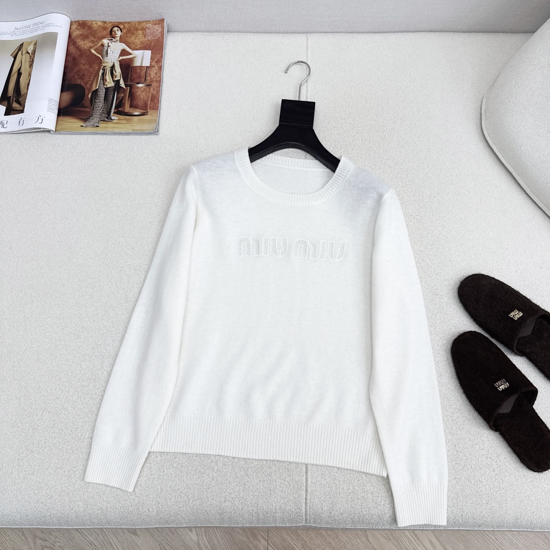 Miu Miu Embroidered Logo Knit Sweater - Classic & Versatile 8 cmp i1759380262513 3250 0 6