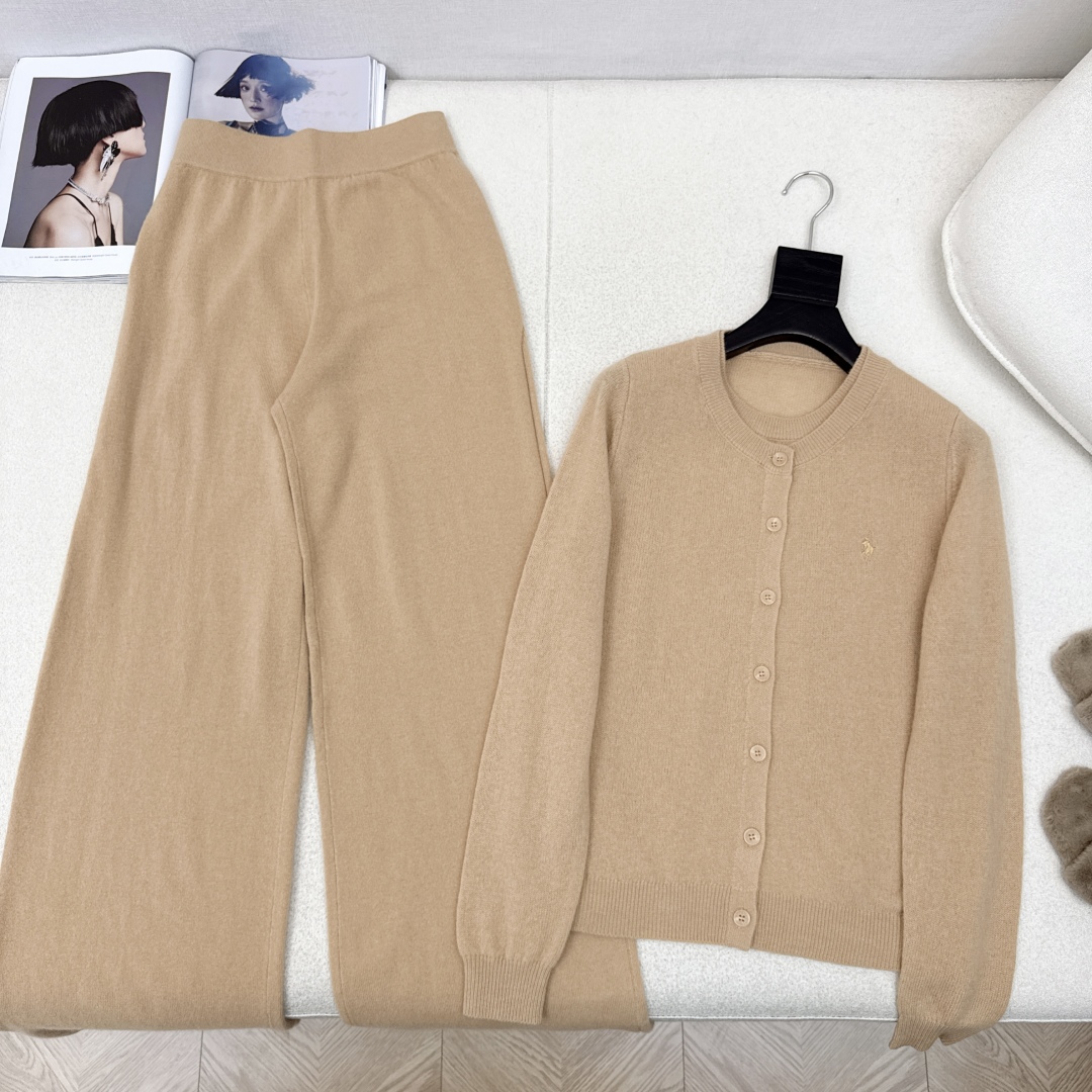Ralph Lauren Knit Set: Elegant Two-Piece Wool Sweater and Straight-Leg Pants 4 cmp i1759464618039 4842 0 2
