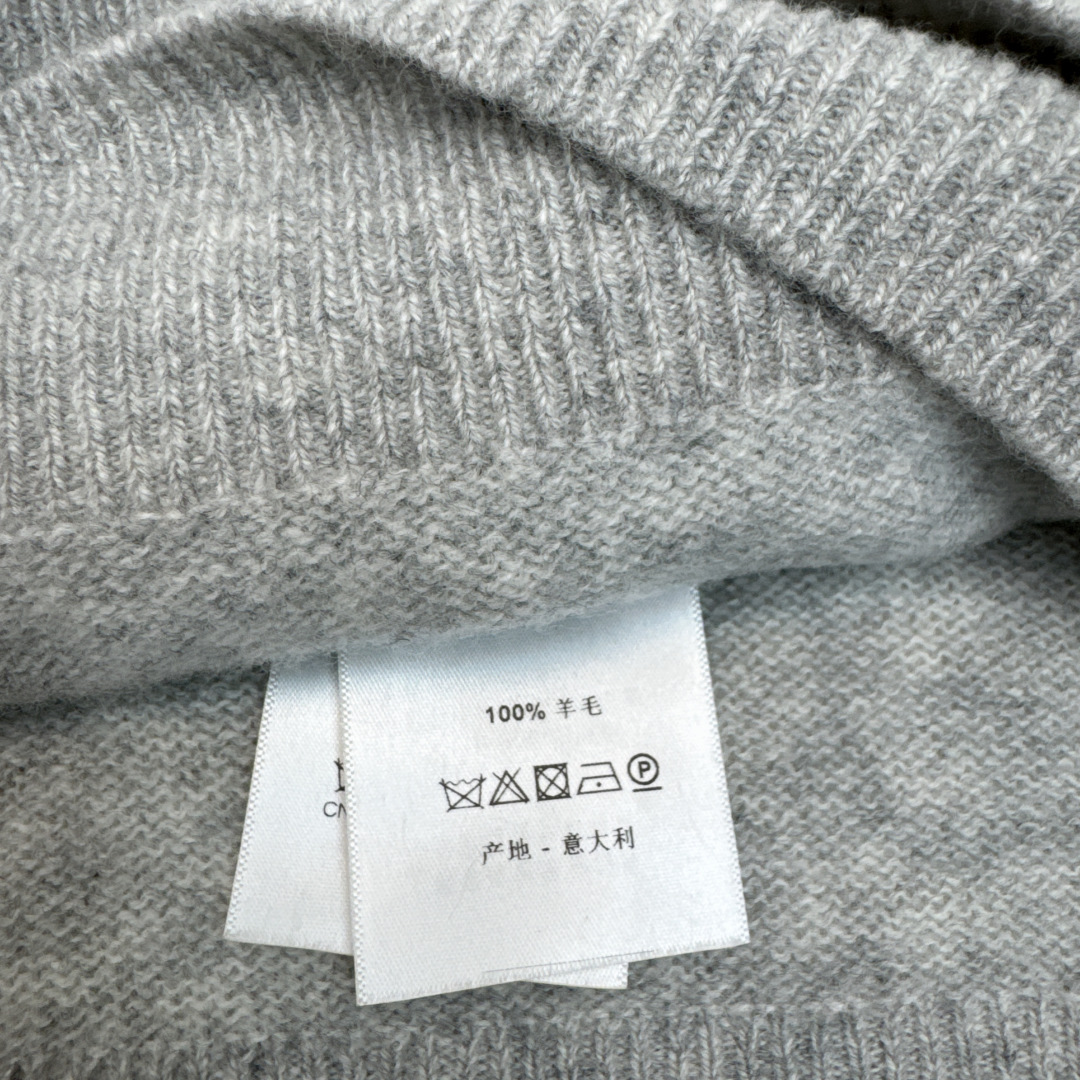 Ralph Lauren Knit Set: Elegant Two-Piece Wool Sweater and Straight-Leg Pants 9 cmp i1759464618042 7129 0 7