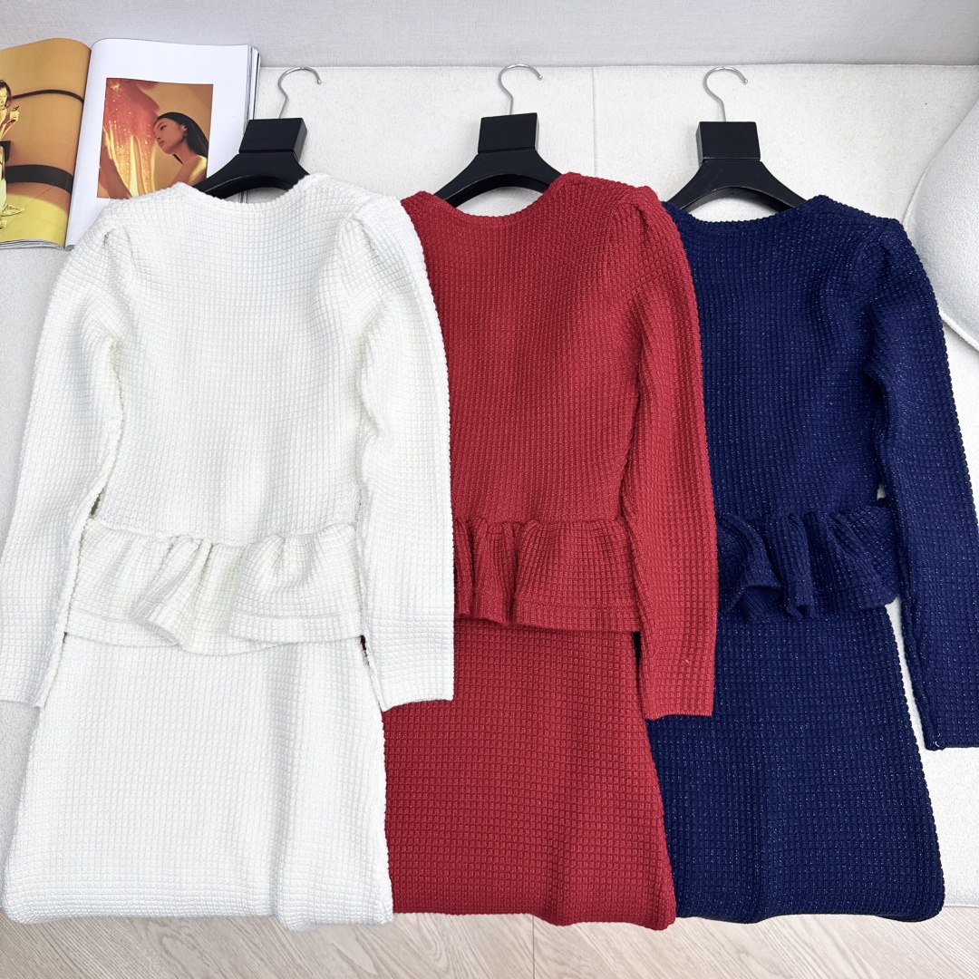 独家首发 SSs———秋冬最新款假两件做法包臀连衣裙 🖤修身款淑女裙子 真的超温柔 正式场合或者日常都可