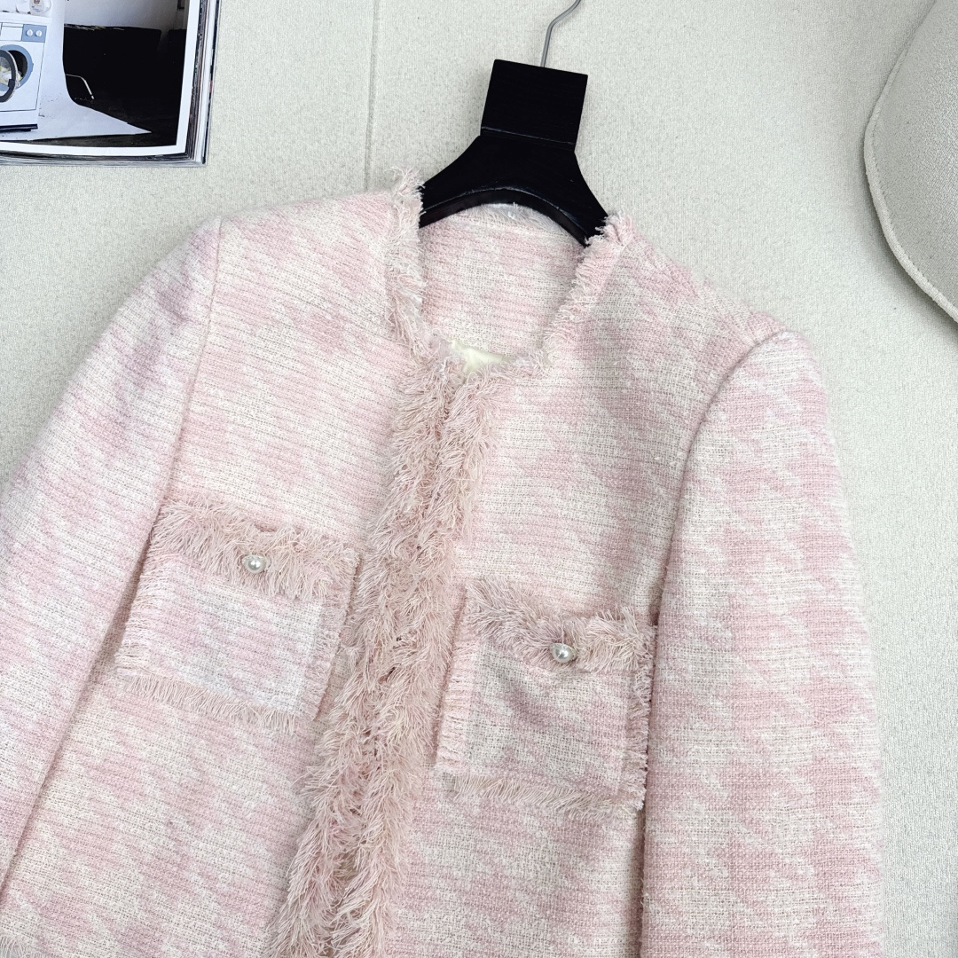 C家 25Ss————秋冬最新款小香风编织粗纺花呢流苏外套 🩷绝美高级编织面料实物超美 立体肌理感精致感
