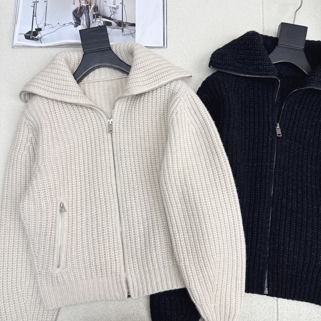 LM 25Ss————秋冬最新款高定羊绒拉链外套🖤秋冬时髦利落街头感 复古镰刀袖 重磅克重羊毛纱线 意大