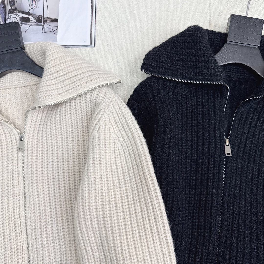 LM 25Ss————秋冬最新款高定羊绒拉链外套🖤秋冬时髦利落街头感 复古镰刀袖 重磅克重羊毛纱线 意大