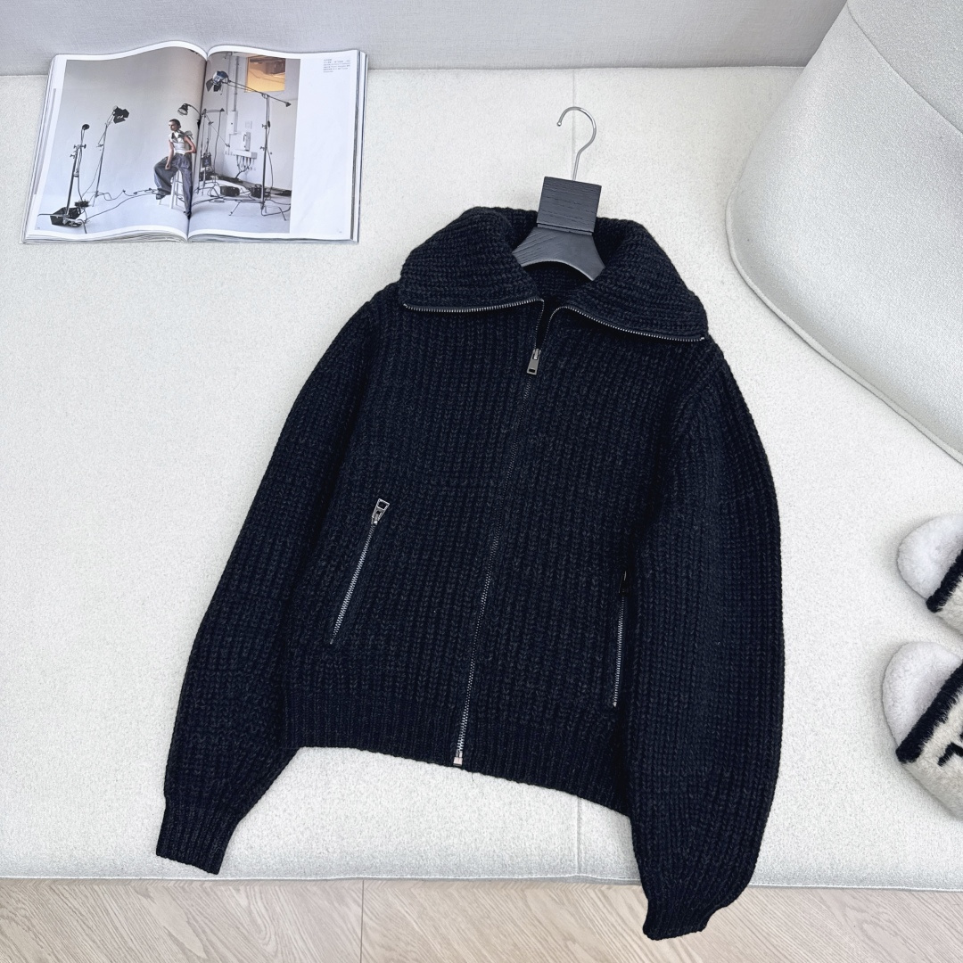 LM 25Ss————秋冬最新款高定羊绒拉链外套🖤秋冬时髦利落街头感 复古镰刀袖 重磅克重羊毛纱线 意大