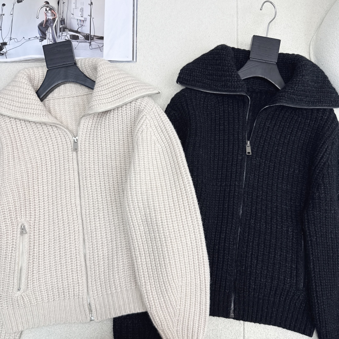 LM 25Ss————秋冬最新款高定羊绒拉链外套🖤秋冬时髦利落街头感 复古镰刀袖 重磅克重羊毛纱线 意大