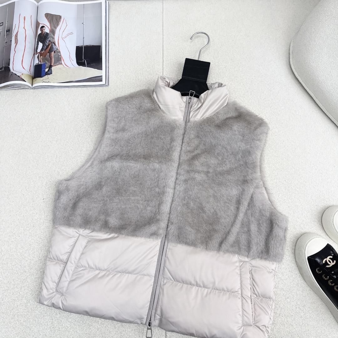 lp🆕 25Ss———秋冬最新拼接环保毛立领羽绒马甲外套🤍微宽松版型剪裁上身效果超赞 女神必备 百搭时髦