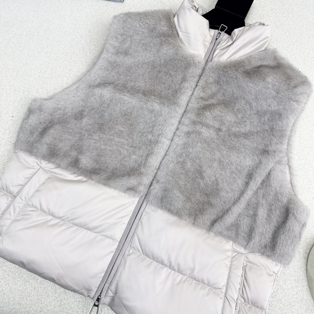 lp🆕 25Ss———秋冬最新拼接环保毛立领羽绒马甲外套🤍微宽松版型剪裁上身效果超赞 女神必备 百搭时髦