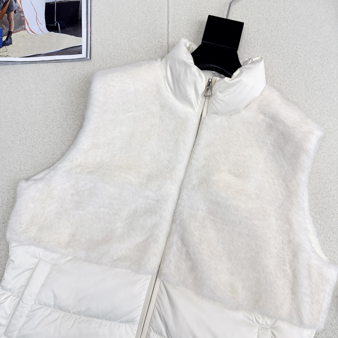 lp🆕 25Ss———秋冬最新拼接环保毛立领羽绒马甲外套🤍微宽松版型剪裁上身效果超赞 女神必备 百搭时髦