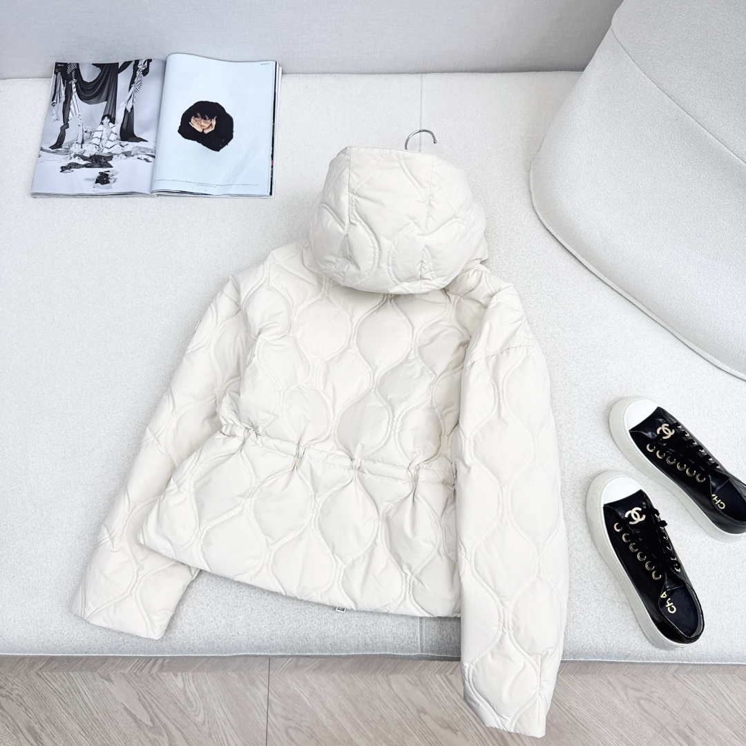Canad Goose Women's Quilted Hooded Down Jacket - Slim Fit & Stylish 9 cmp i1759559058310 1063 0 7