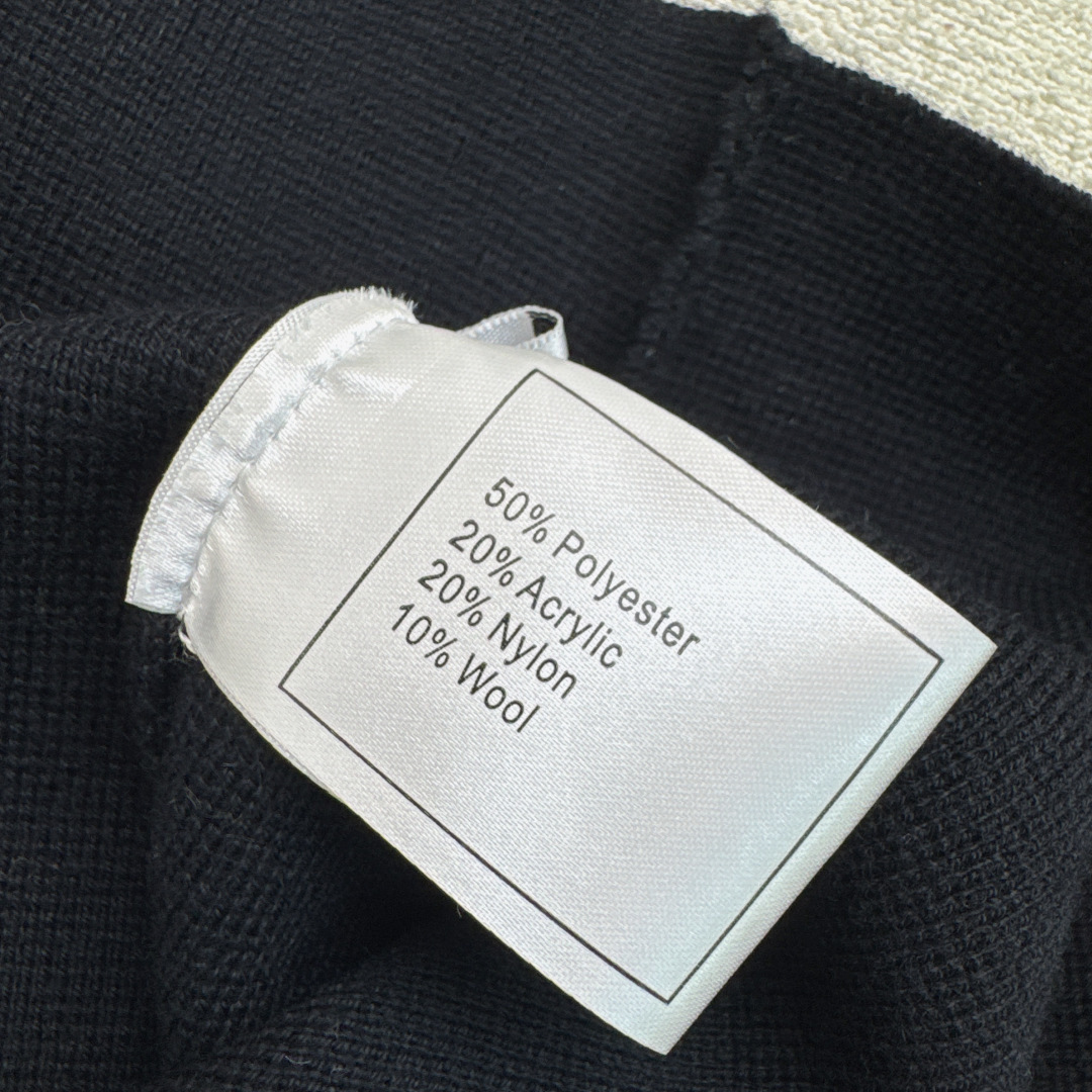 SSs———秋冬最新款立体花朵装饰短袖长款连衣裙🖤立体修身版型 保暖度和颜值却都在线～～最实穿百搭的精品