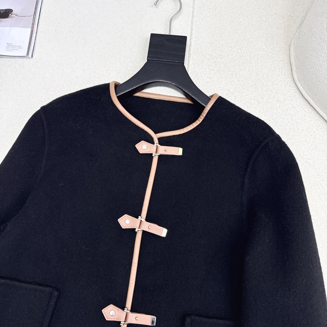 Her 25Ss————秋冬最新款双面羊绒短款大衣🤎高级百搭系列 定制双面logo羊毛羊绒材质手感软糯细