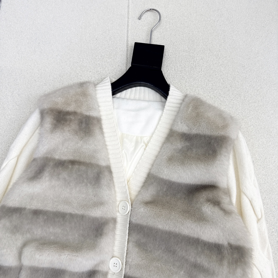 独家款～lp🆕 25Ss————秋冬最新款V领针织拼接羽绒服🤍定制羊毛呢面料+羊毛针织面料+环保仿水貂皮
