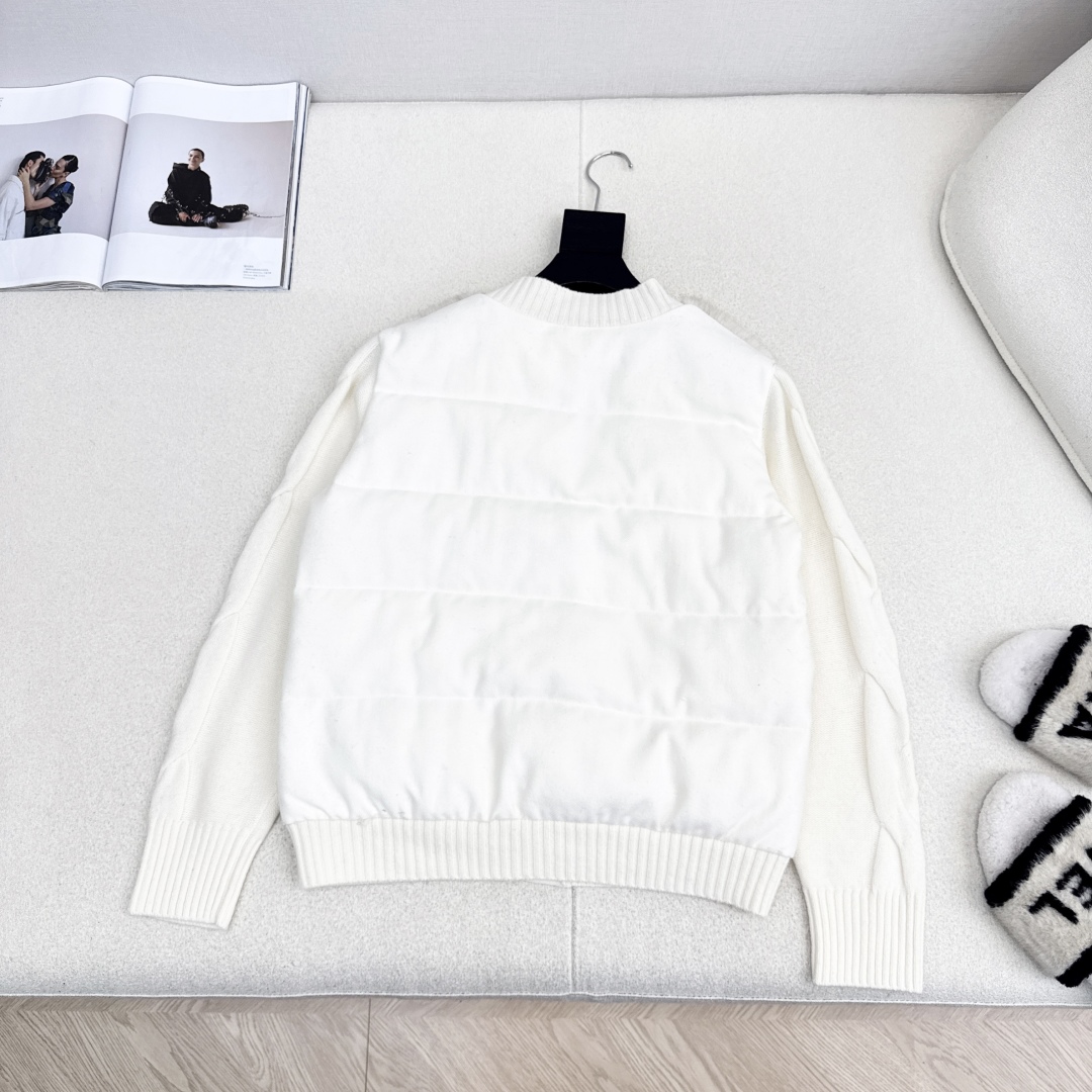 独家款～lp🆕 25Ss————秋冬最新款V领针织拼接羽绒服🤍定制羊毛呢面料+羊毛针织面料+环保仿水貂皮