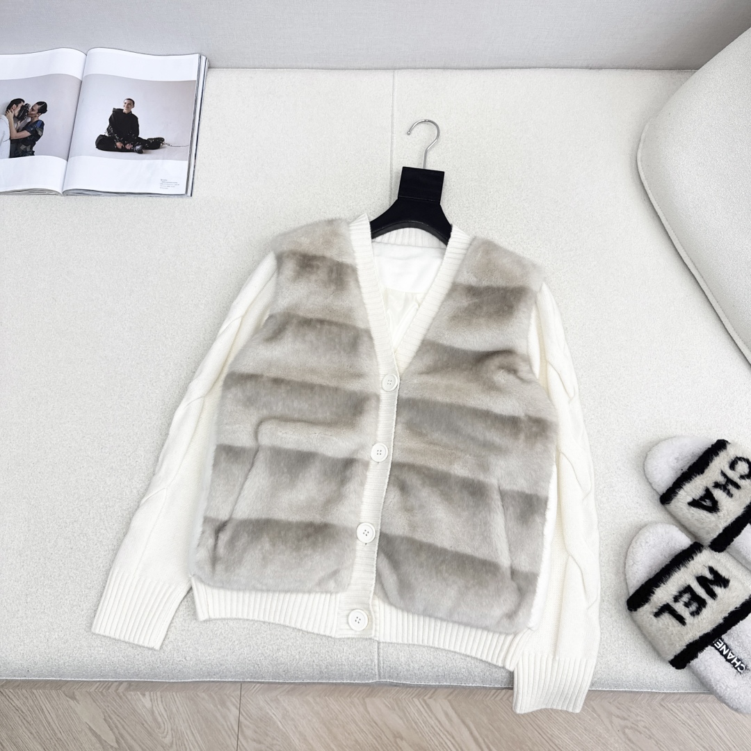 独家款～lp🆕 25Ss————秋冬最新款V领针织拼接羽绒服🤍定制羊毛呢面料+羊毛针织面料+环保仿水貂皮