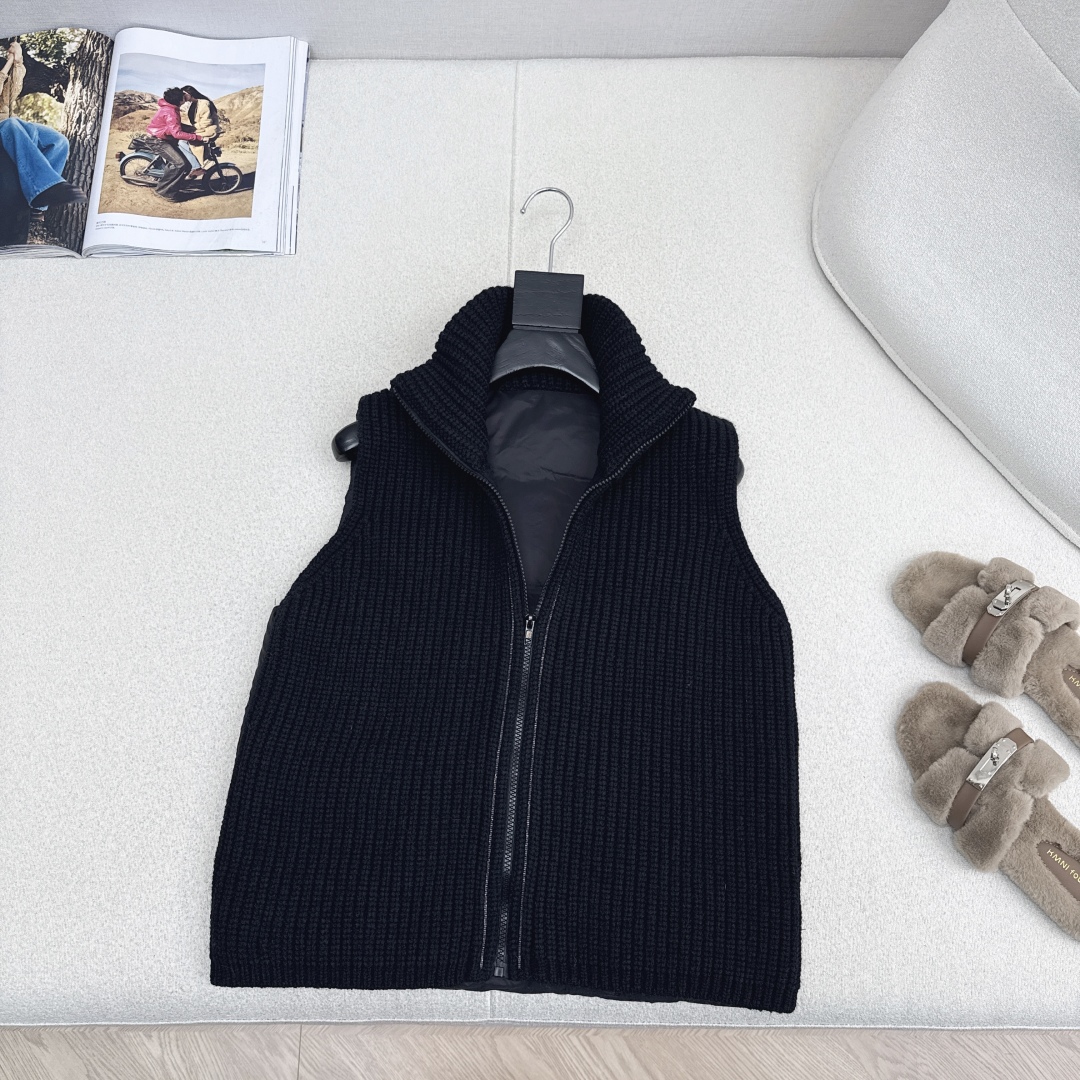 原单品质 lp🆕 25Ss———秋冬最新款拼接针织立领羽绒马甲 🤍小立领立体剪裁版型设计 国标90白鹅绒