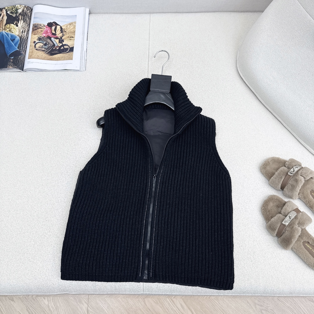 原单品质 lp🆕 25Ss———秋冬最新款拼接针织立领羽绒马甲 🤍小立领立体剪裁版型设计 国标90白鹅绒